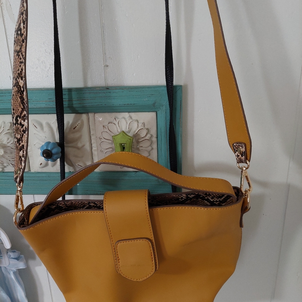 Shoulder purse